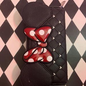 Loungefly Minnie Mouse wallet